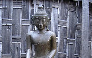 Shan Buddha statue