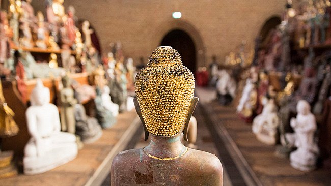 Buddha statues