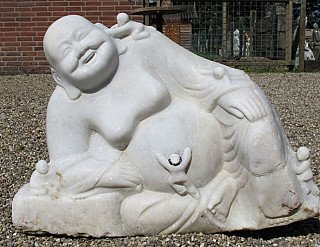 laughing-buddha-statue