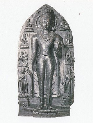 crowned Buddha statue