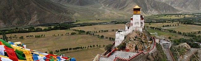 Stupas in Tibet