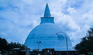 srilankan stupa