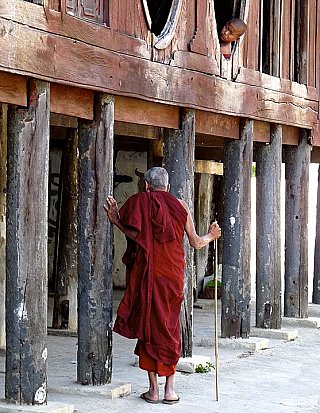 buddhist monk temple